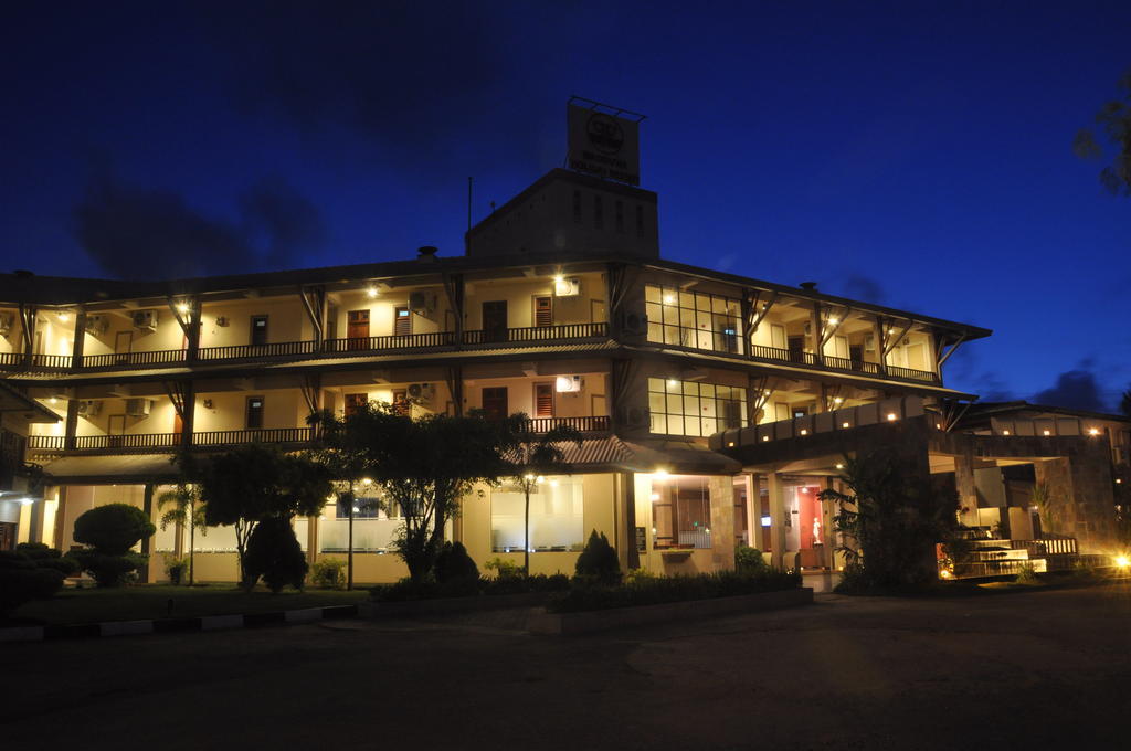 Laya Beach Hotel Wadduwa Exterior foto